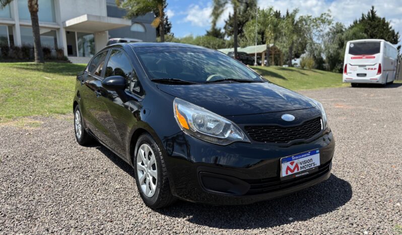 
								KIA RIO LX completo									