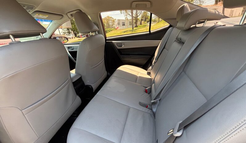 
								TOYOTA COROLLA 1.8 XEI HIBRIDO completo									