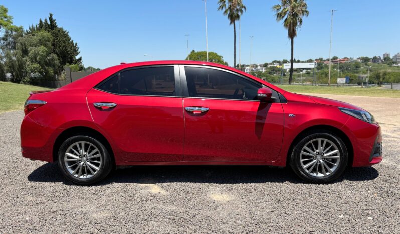 
								TOYOTA COROLLA 1.8 XEI HIBRIDO completo									