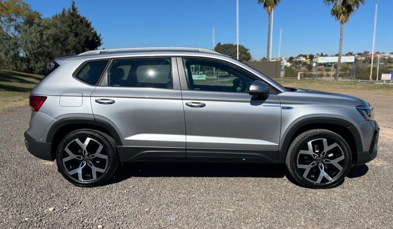 
								VOLKSWAGEN TAOS 1.4 HIGHLINE AT completo									