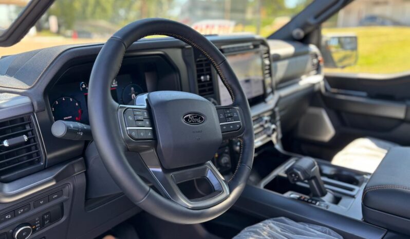 
								FORD F-150 TREMOR completo									