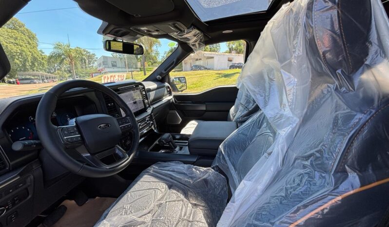 
								FORD F-150 TREMOR completo									