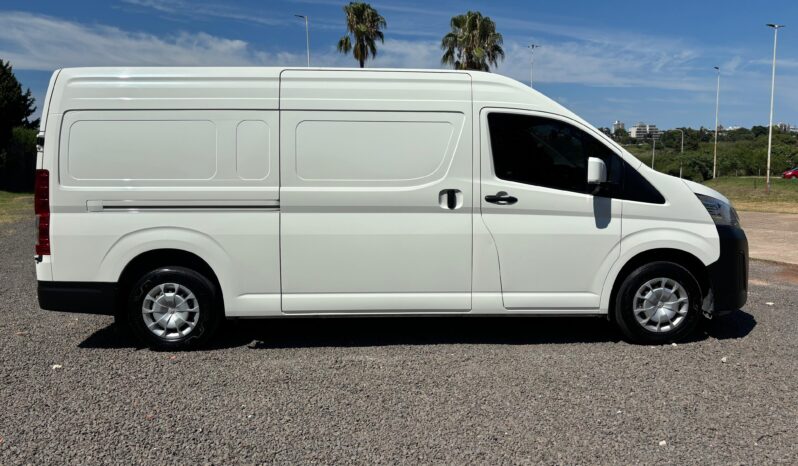 
								TOYOTA HIACE FURGÓN L2H2 2.8 AT completo									