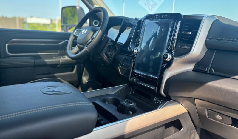 
								RAM 2500 6.7 DIESEL 350HP 4X4 completo									
