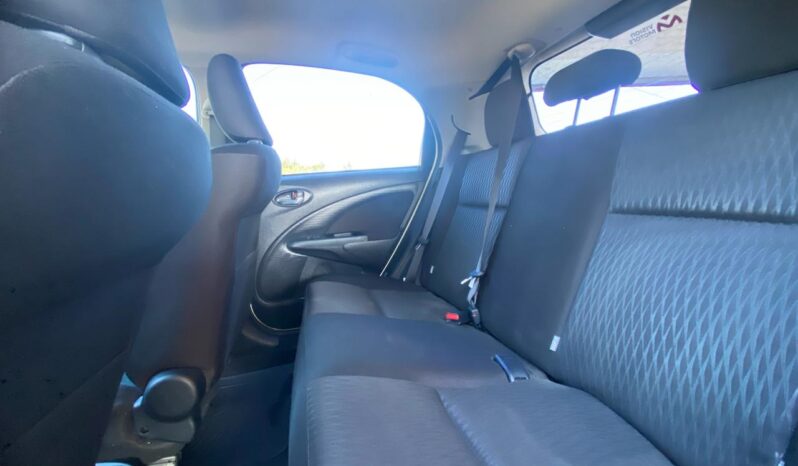 
								VOLKSWAGEN AMAROK 4×2 TRENDLINE 140HP completo									