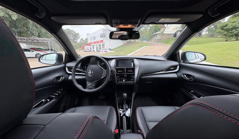 
								TOYOTA YARIS 1.5 S AT completo									