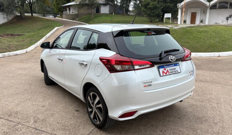 
								TOYOTA YARIS 1.5 S AT completo									