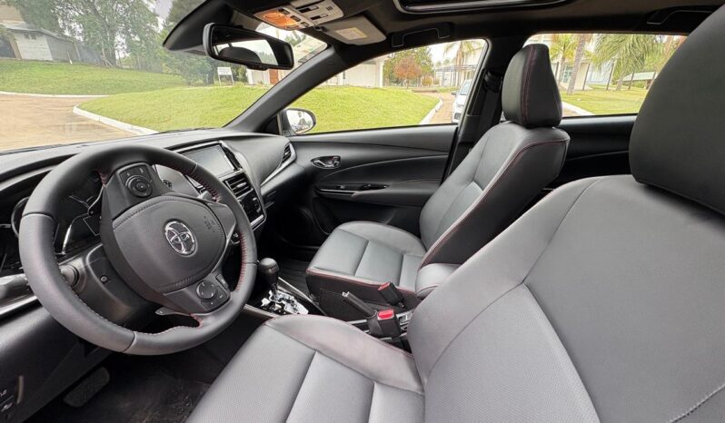 
								TOYOTA YARIS 1.5 S AT completo									