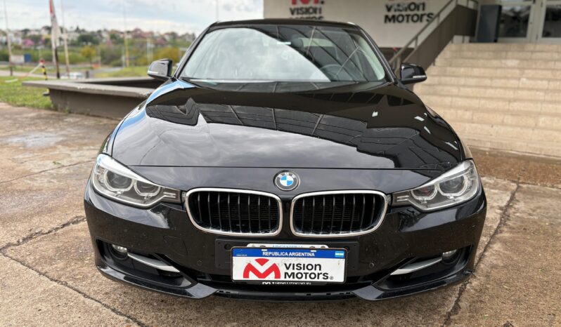 
								BMW 2.0 328i Sedán Sport 245cv completo									