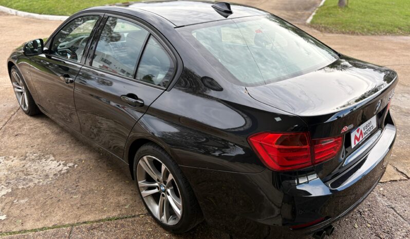 
								BMW 2.0 328i Sedán Sport 245cv completo									