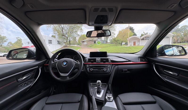 
								BMW 2.0 328i Sedán Sport 245cv completo									
