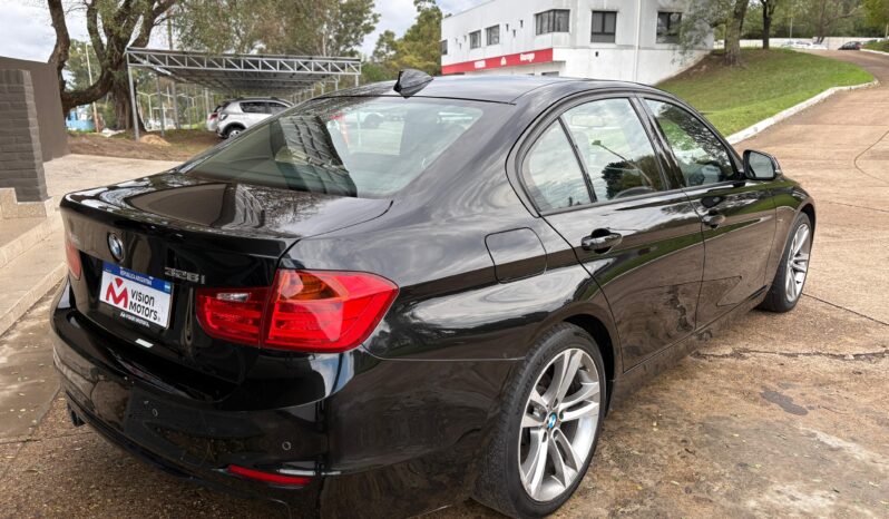 
								BMW 2.0 328i Sedán Sport 245cv completo									
