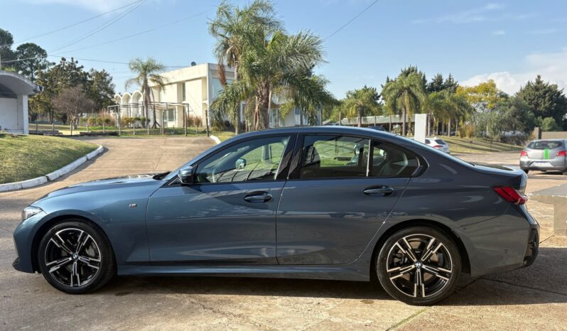 
								BMW 330i Sport Line 252HP completo									