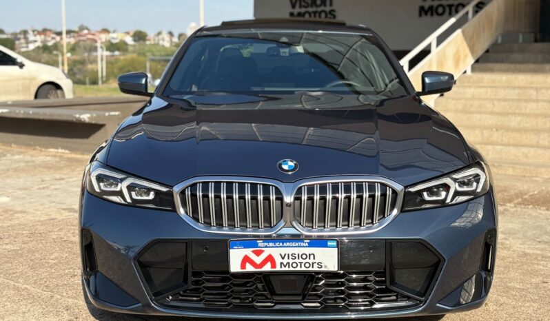 
								BMW 330i Sport Line 252HP completo									