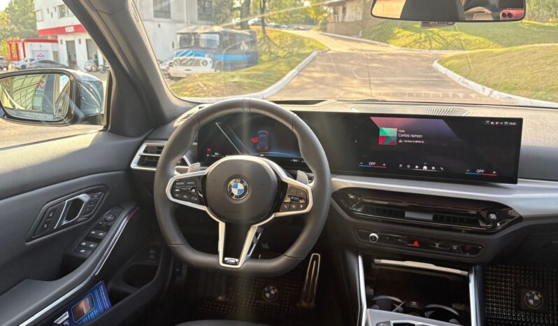 
								BMW 330i Sport Line 252HP completo									