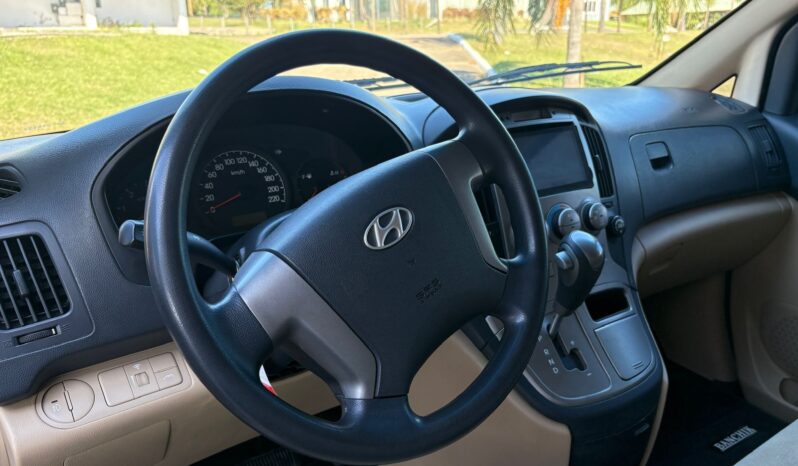 
								HYUNDAI H1 2.5 Premium 12 asientos completo									