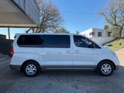 
										HYUNDAI H1 2.5 Premium 12 asientos completo									