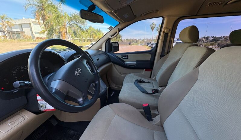 
								HYUNDAI H1 2.5 Premium 12 asientos completo									