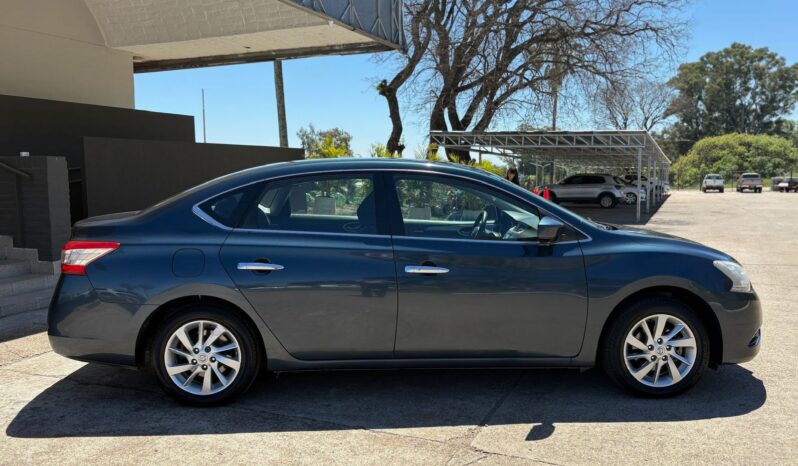 
								NISSAN Sentra 1.8 Advance Pure drive completo									