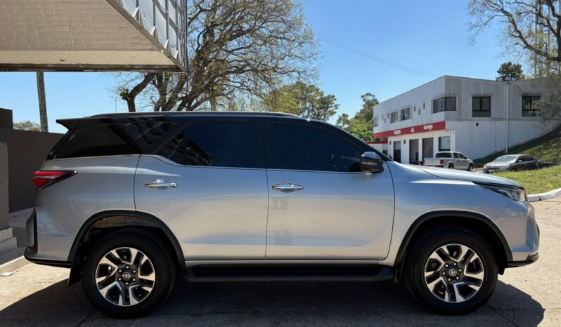 
								TOYOTA SW4 4×4 DIAMOND II 2.8 AT completo									