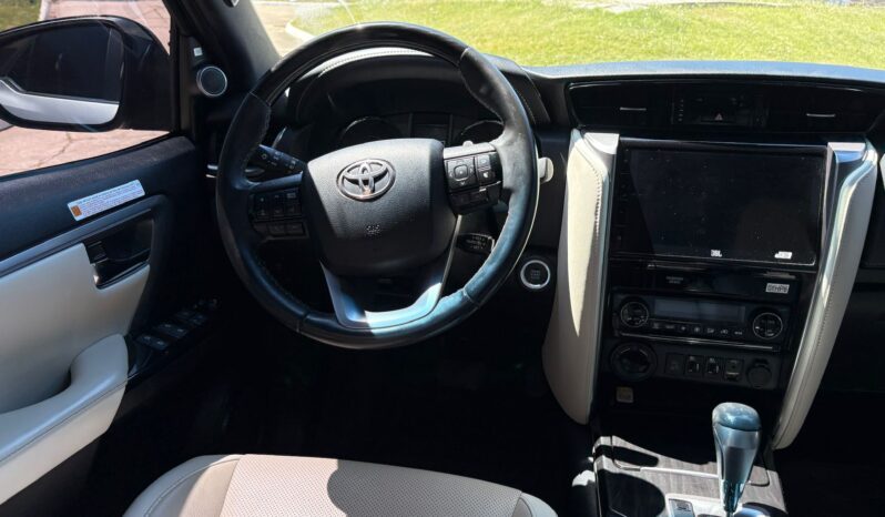 
								TOYOTA SW4 4×4 DIAMOND II 2.8 AT completo									
