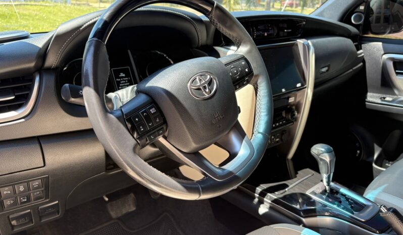 
								TOYOTA SW4 4×4 DIAMOND II 2.8 AT completo									