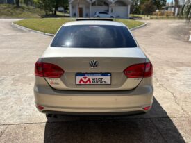 VOLKSWAGEN Vento 2.5 Luxury