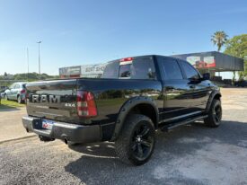 RAM 1500 5.7 V8 Laramie 4×4 AT