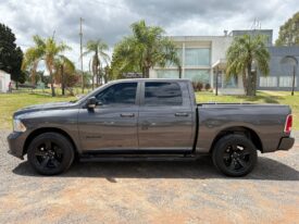RAM 1500 5.7 V8 Laramie 4×4 AT