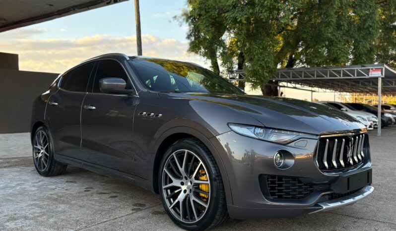 
								MASERATI Levante completo									