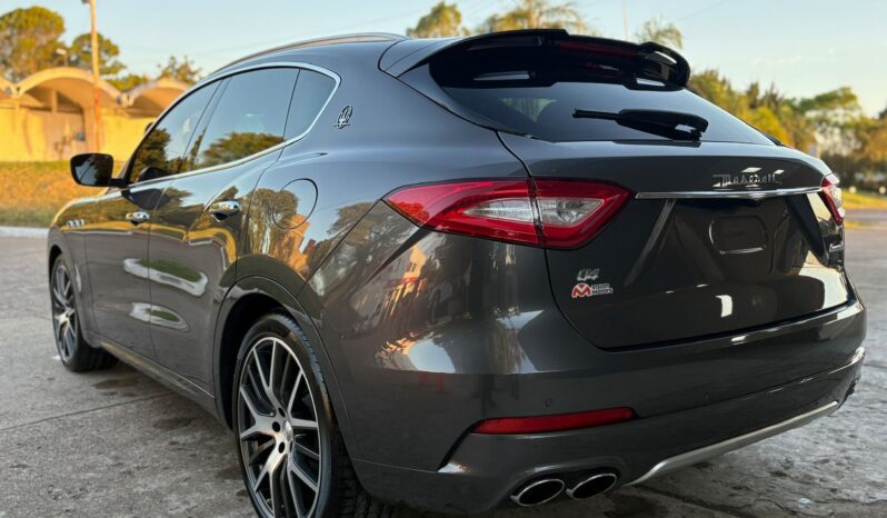 
								MASERATI Levante completo									