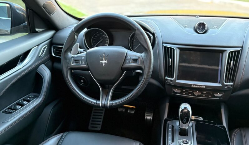 
								MASERATI Levante completo									