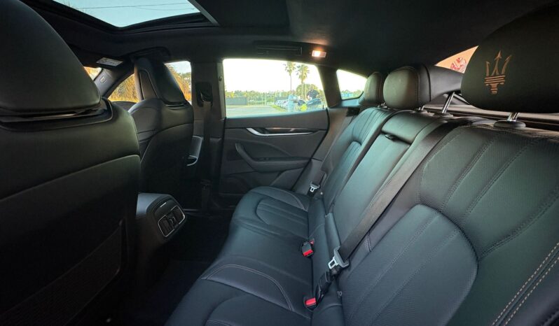 
								MASERATI Levante completo									