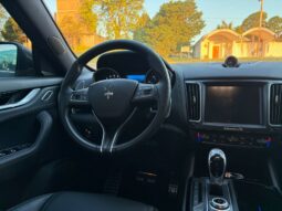 
										MASERATI Levante completo									