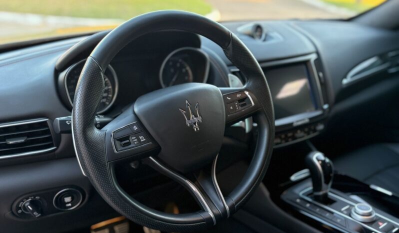 
								MASERATI Levante completo									