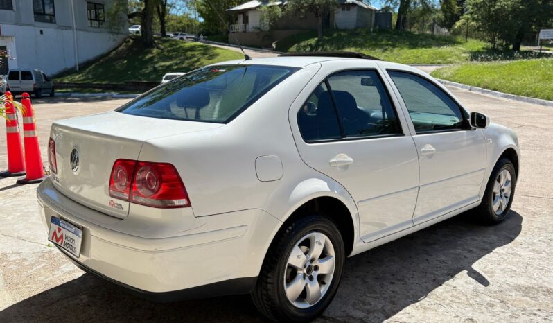
								VOLKSWAGEN Bora 2.0 completo									