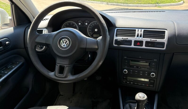 
								VOLKSWAGEN Bora 2.0 completo									