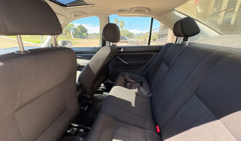 
								VOLKSWAGEN Bora 2.0 completo									