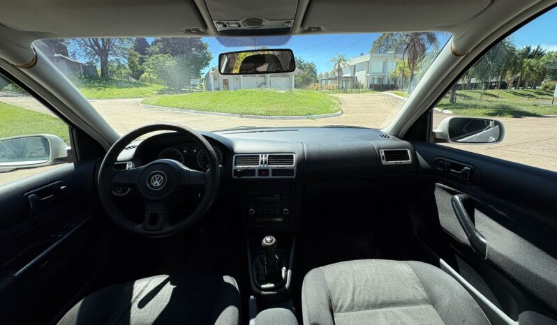 
								VOLKSWAGEN Bora 2.0 completo									
