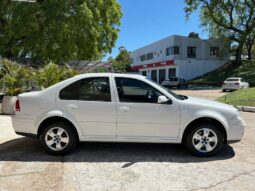 
										VOLKSWAGEN Bora 2.0 completo									
