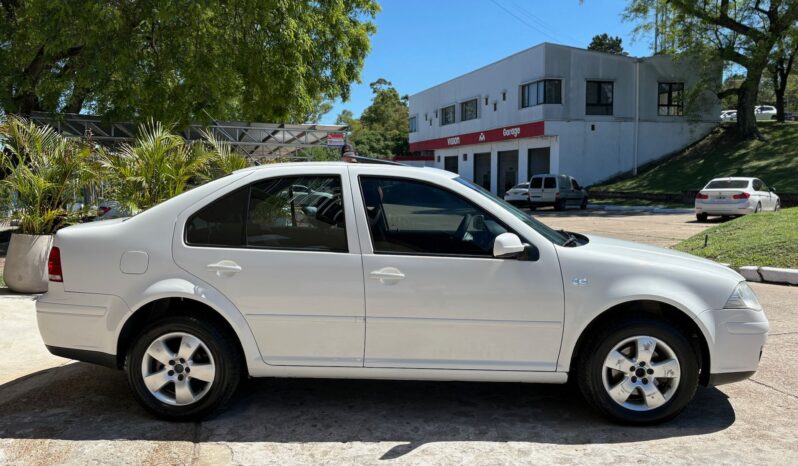 
								VOLKSWAGEN Bora 2.0 completo									