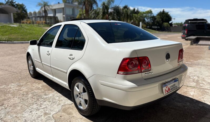 
								VOLKSWAGEN Bora 2.0 completo									