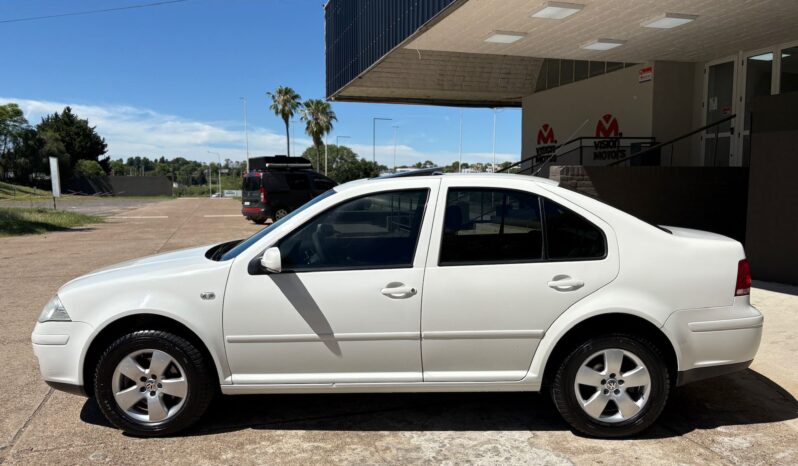 
								VOLKSWAGEN Bora 2.0 completo									