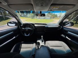 TOYOTA Hilux 4×2 SRV 2.8 TDI AT