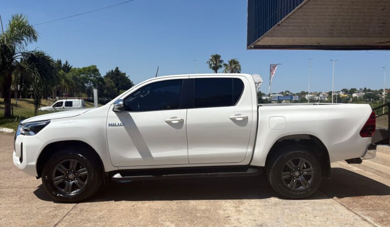 
								TOYOTA Hilux 4×2 SRV 2.8 TDI AT completo									