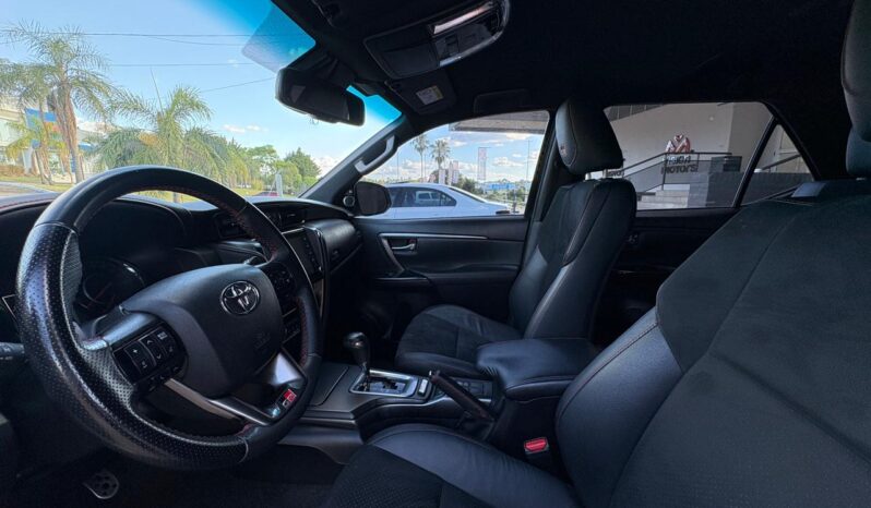 
								TOYOTA SW4 4X4 GR-S 2.8 TDI AT completo									