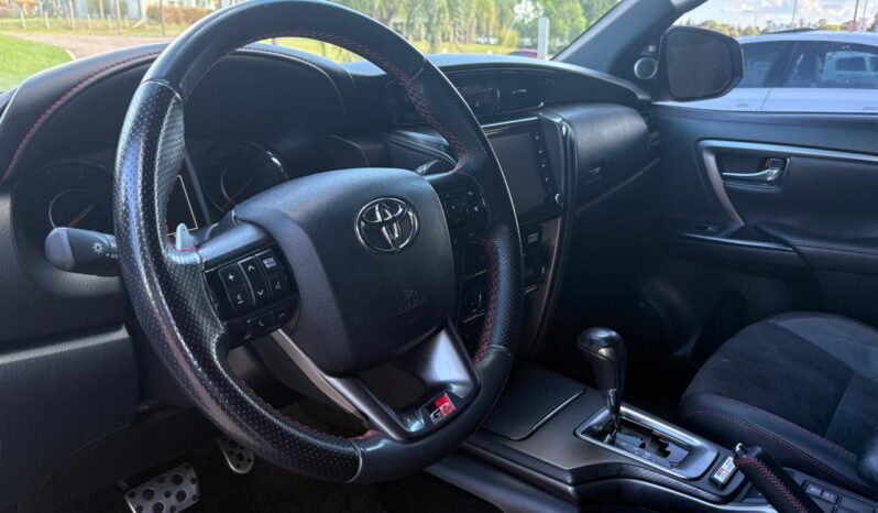 
								TOYOTA SW4 4X4 GR-S 2.8 TDI AT completo									