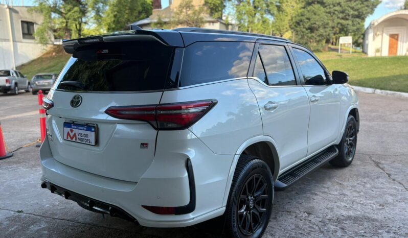 
								TOYOTA SW4 4X4 GR-S 2.8 TDI AT completo									