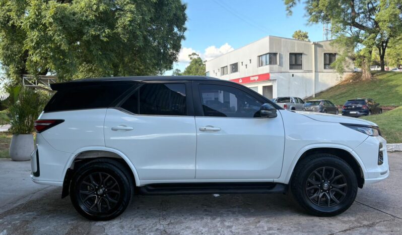 
								TOYOTA SW4 4X4 GR-S 2.8 TDI AT completo									