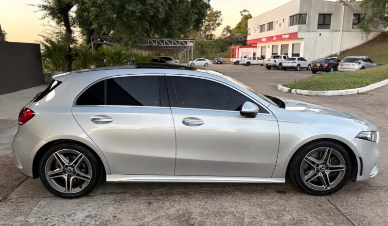 
								MERCEDES BENZ A250 AMG-LINE completo									